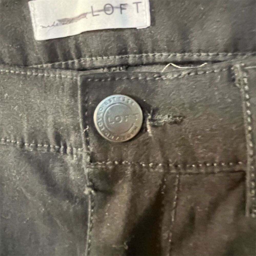 SOLD 

LOFT Women's Black Skinny Jeans Petite Size 6 5-Pocket Design Denim